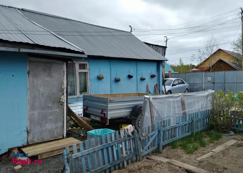 Пойковский Тюменская область, Ханты-Мансийский автономный округ, посёлок городского типа Пойковский, улица Автомобилистов, 12