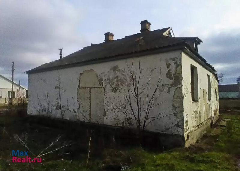 Белогорск Заветненское сельское поселение, село Заветное, Молодёжная улица частные дома