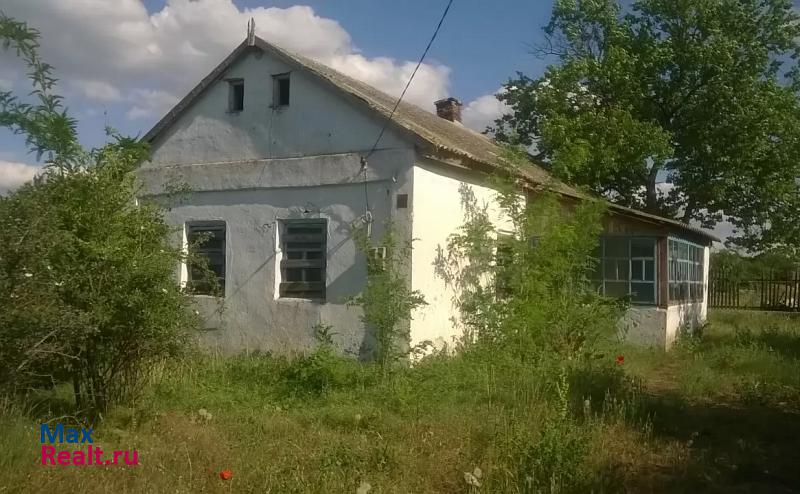 купить частный дом Красногвардейское село Братское, Школьная улица