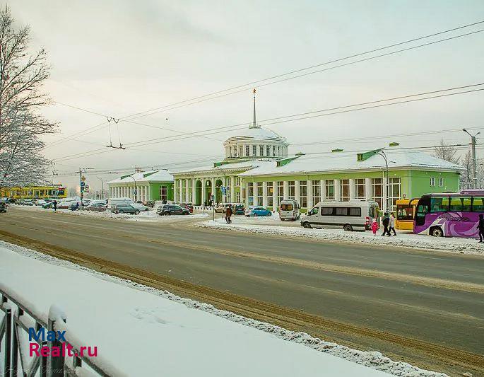 ул Профсоюзов, 1 (ЦЕНТР, РЯДОМ ВСЕ ВОКЗАЛЫ + 5 УГЛОВ) Мурманск квартира на сутки