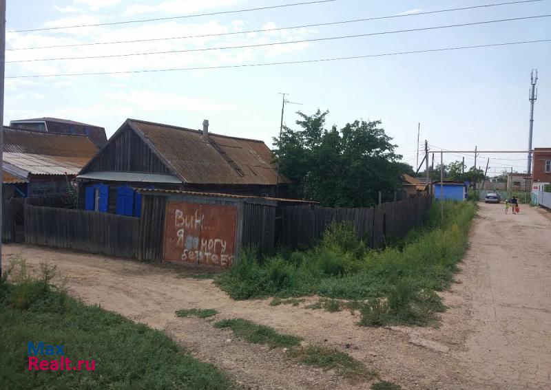 Володарский посёлок городского типа Володарский, улица Дзержинского, 13