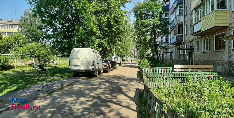 посёлок городского типа Медведево, улица Терешковой, 12 Медведево продам квартиру