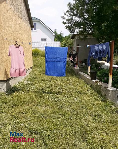 Гайдук село Владимировка, Молодёжная улица частные дома