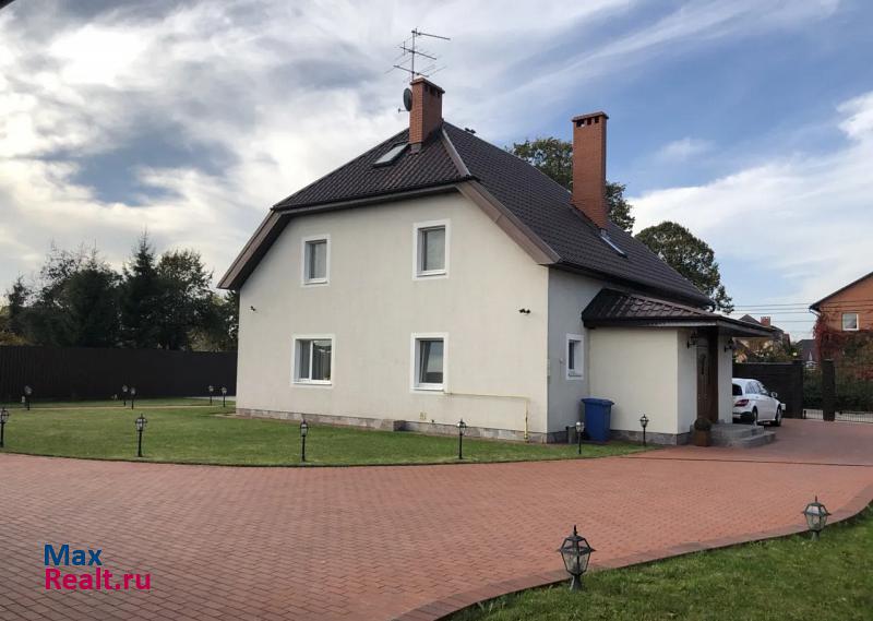 Калининград Гурьевский городской округ, поселок Заозерье, Озёрная улица, 20 продажа частного дома