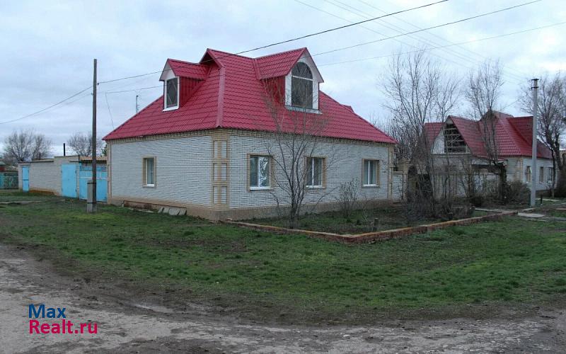 Новоузенск Петропавловское муниципальное образование, село Петропавловка, Советская улица частные дома