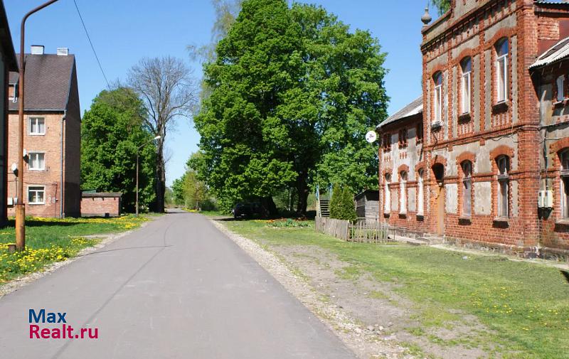 Нестеровский район, поселок Чернышевское, Красноармейская улица Нестеров продам квартиру