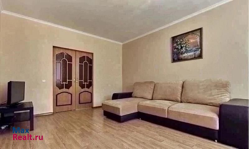 50 лет ВЛКСМ, 11 Бакал квартира